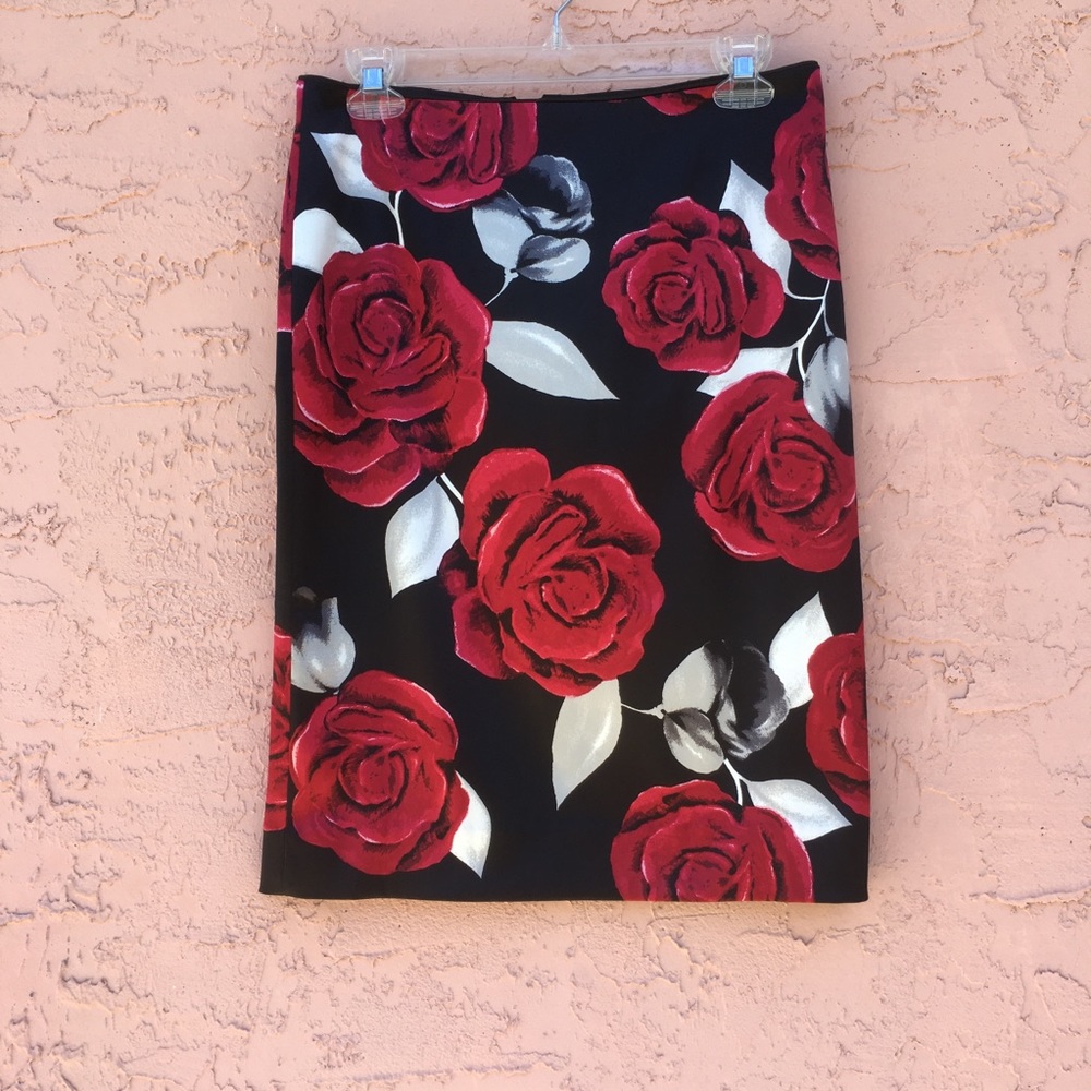 White House Black Market Dark Red Rose Print Skirt